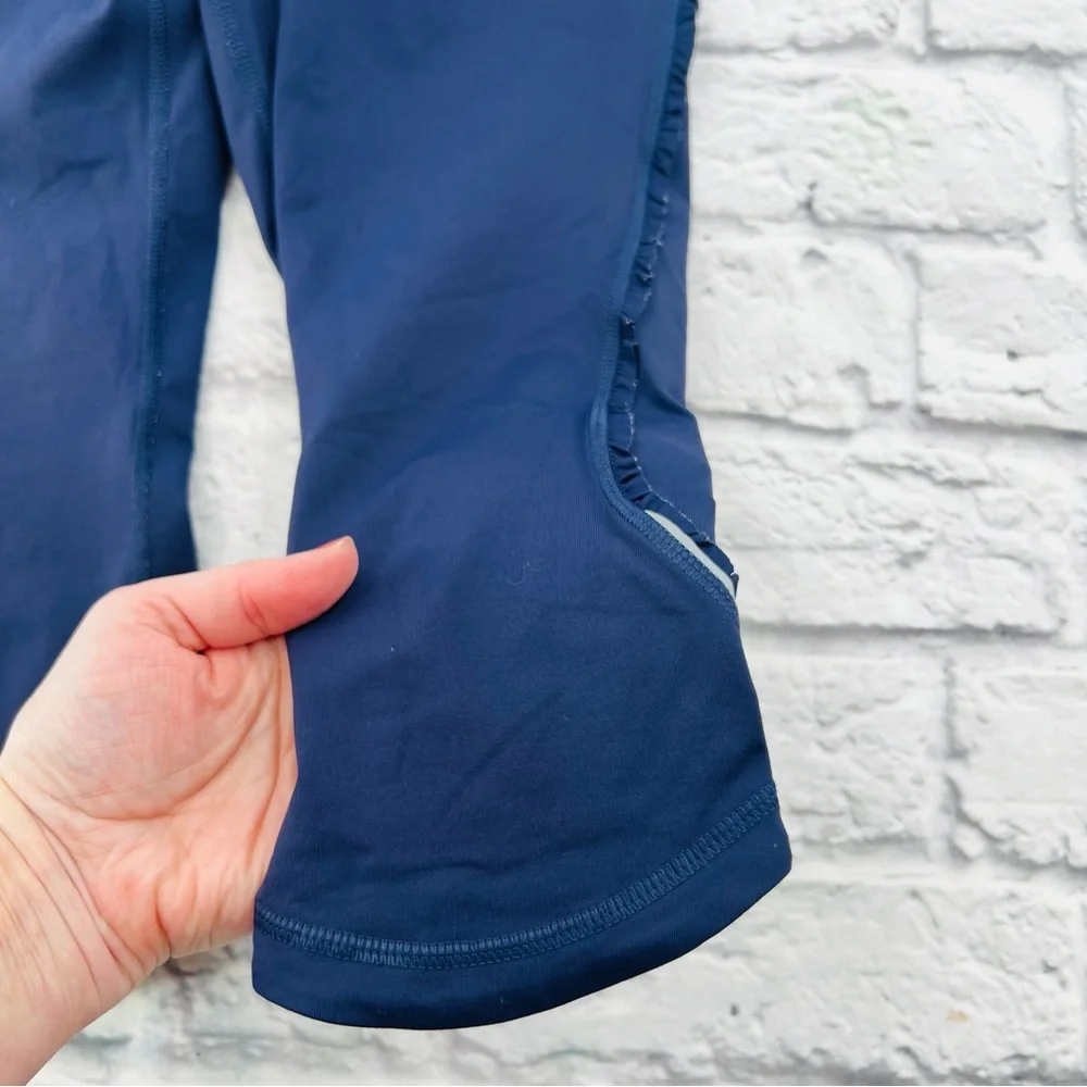 Lululemon Sun sprinter Crop Pants Leggings Deep Indigo / Pow Pink Size 4 Yoga